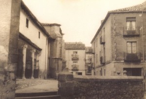 Iglesia de El Slavador. Entrada antigua - 1950 (1)